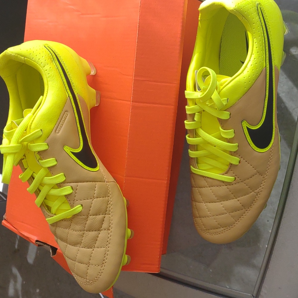 NWT Men - Nike Tiempo Legacy FG Cleats Soccer